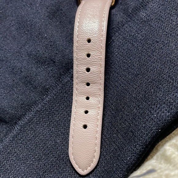 Preloved ANNE KLEIN Women's 36mm Watch Rose Gold MOP DIAL Lt. Pink Leather - Picture 7 of 9